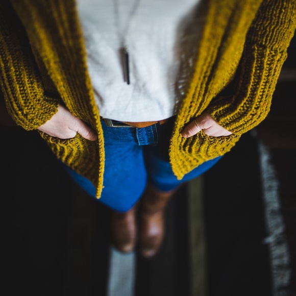 Timber Cardigan - Handknit - Picture 3 of 7